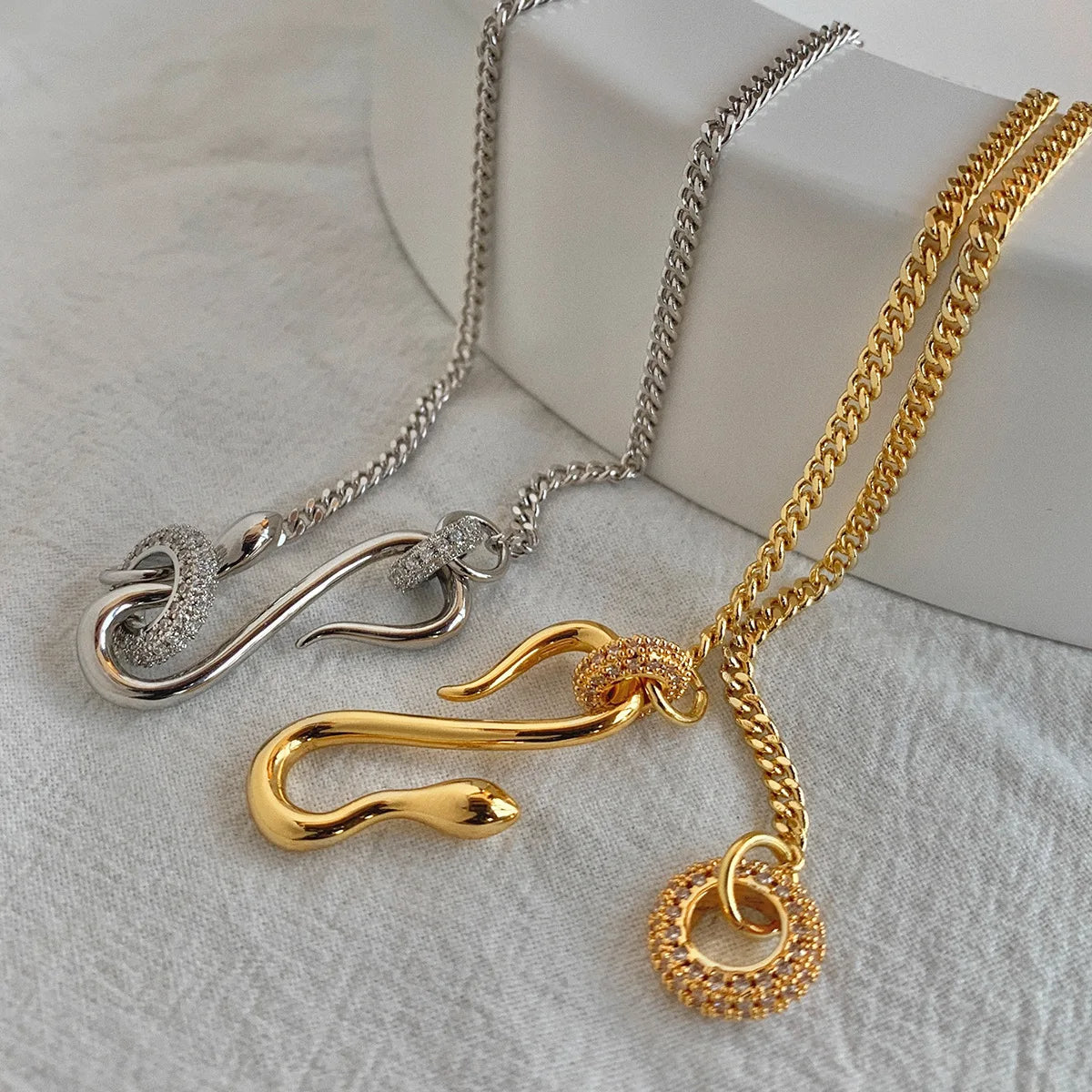 Serpentina Zircon Clasp Necklace