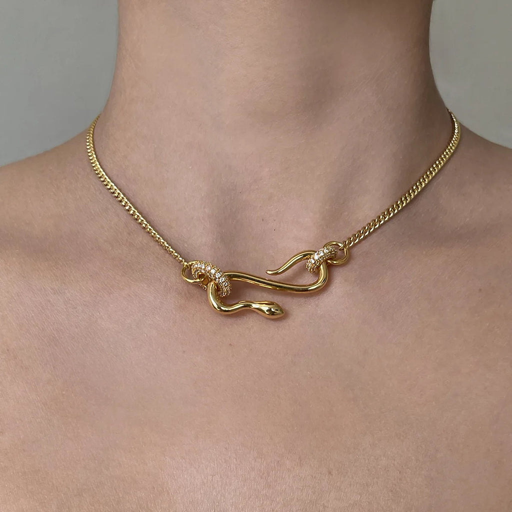 Serpentina Zircon Clasp Necklace
